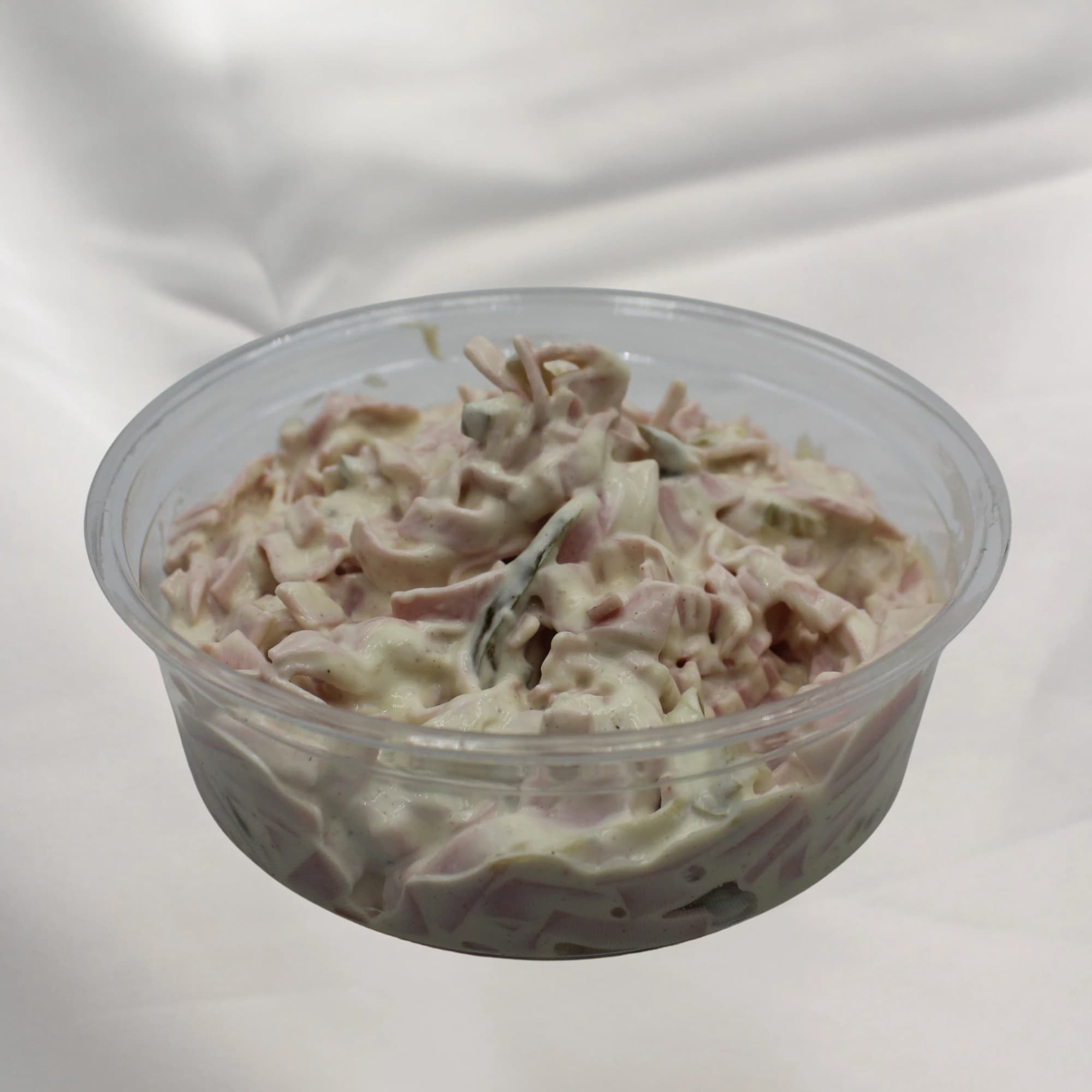 Hausgemachter Wurst-Maya Salat